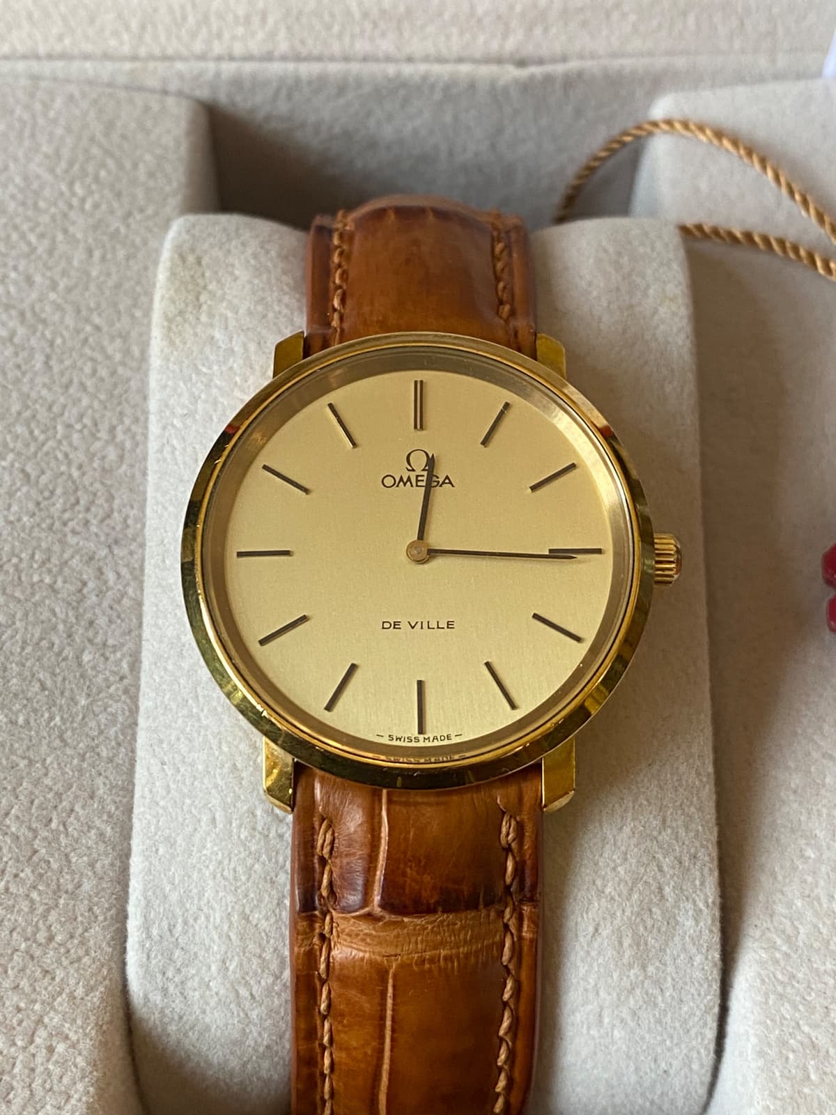 Vintage Omega De Ville 111.077 Cal 620 Manual Wind Gold Plated Watch Boxed