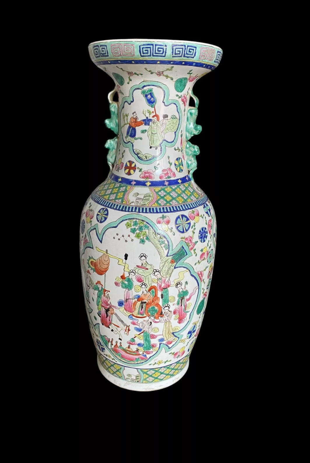 ANTIQUE LARGE CHINESE PORCELAIN VASE GREEN FAMILY EVERYDAY LIFE SCENES